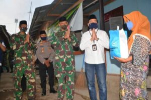 Danrem 162/WB Serahkan Bantuan Sembako Di Ponpes Bagu