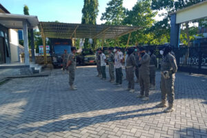 Pol PP Loteng Kerahkan Puluhan Personil Amankan Pengumuman Kelulusan Siswa SMA