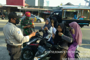 Tim Satgas Covid-19 Batukliang Lakukan Razia Masker