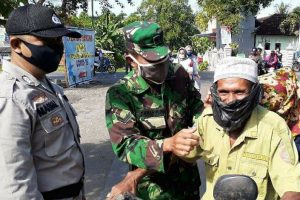 Ulah Seorang Warga Bermasker Plastik, Dandim Lotim Tegaskan “Pencegahan Penyebaran Covid-19 Butuh Kesadaran Semua Pihak”