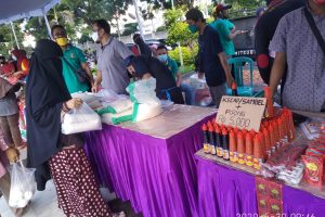 Jaga kestabilan Harga Bapok, Pemkab Lotim Gelar Pasar Murah