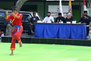 Lestarikan Budaya Tradisonal, Kodim 1620/Loteng Gelar Festival Seni Pencak Silat