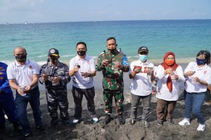 Lepas Tukit Dan Tanam Trumbu Karang Digelar Jelang HUT TNI Ke 75 Di NTB