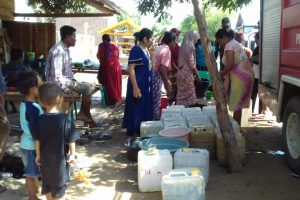 Ini Yang Dilakukan Babinsa Koramil 1608-02/Bolo Peduli Bantu Penuhi Kebutuhan Air Bersih Masyarakat Woro