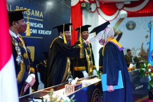Wisuda Perdana angkatan 2016 dan 2017 Mahasiswa Poltekpar Lombok Digelar Virtual
