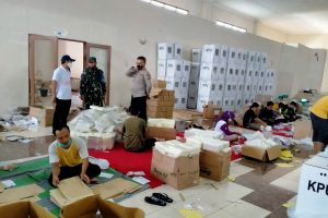 Pastikan Kertas dan Kotak Suara Baik, Dandim Loteng Cek Kembali Gudang Logistik KPU Jelang pendistribusian dan Serpas Pam Pilkada