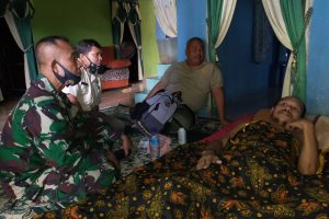 Wujud Kepedulian, Pasi Persdim 1620/Loteng Anjangsana Jenguk Anggota Sakit