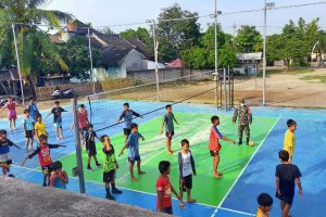 Luar Biasa, Babinsa Teruwai Intens Latih Anak Usia Dini Bola Voli