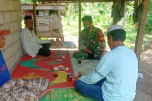 “dor to dor” Babinsa Tampak Siring Komsos di Desa Binaan Jaga kondusifitas Wilayah