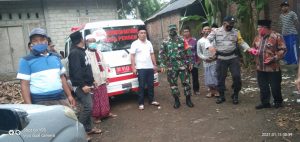 Kompak  Babinsa dan Babinkamtibmas Desa Pendem Bantu Pemulangan Jenazah TKI Asal Janapria Ke Rumah Duka