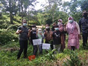 Di Saat Pandemi, FWLT Berzibaku Tanam Ribuan Pohon Di Kawasan GJ Aik Berik