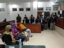 Empat IRT Yang Disangkakan Rusak Gudang Tembakau Jalani Sidang Kedua di PN Praya