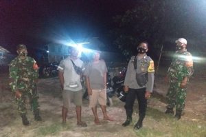 Ini Giat Babinsa dan Bhabinkamtibmas Praya Barat Ciptakan Kondusifitas dan Cegah Penyebaran Covid-19, Patroli Malam