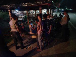 Tekan Peyebaran Covid-19, Polsek Gangga Gencarkan Patroli Blue Light Menuju KLU Bebas Dari Covid-19