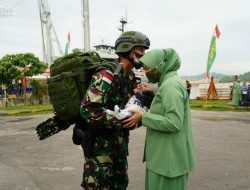 Air Mata Keikhlasan Iringi Satgas Pamtas Yonif 742/SWY Berangkat Tugas di Wilayah Perbatasan