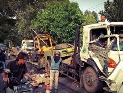 Seorang Kernet Truck Fuso Tewas Karena Tabrakan Beruntun Di Lombok Tengah