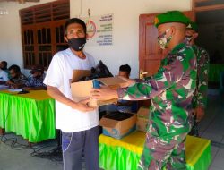 Kolaborasi Apik Pos Kipur I Satgas Pamtas Yonif 742/SWY Dengan Pemdes Tohe Sosialisasi Prokes Covid-19 dan Bagikan Sembako