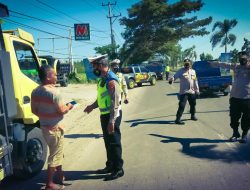 Jajaran Polres Lombok Tengah Razia Dump Truck di Bay Pass BIL