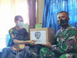 Jelang lebaran, Dandim 1620/Loteng Berbagi Bingkisan Kepada Warakauri