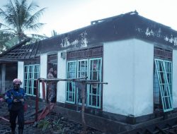 Fatal!! Diduga Karena Putung Rokok, Satu Rumah Di Pujut Terbakar, Tidak Ada Korban Jiwa