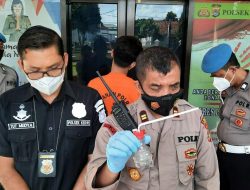 Rusak Rolling Door, FS Asal Rumak Menggasak Isi Counter dan Kotak Amal