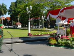Letkol Inf I Putu Tangkas Wiratawan Komandan Upacara HUT Ke-76 RI Di Kantor Gubernur NTB