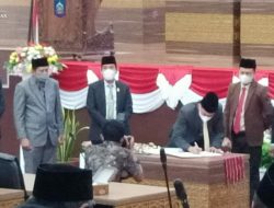Bupati Loteng Sampaikan Nota Keuangan dan Ranperda Tentang Perubahan Apbd 2021
