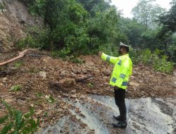 Curah Hujan Tinggi Mengguyur Pulau Lombok, Pusuk Terisolir Total