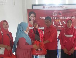 PDIP Lotim Distribusikan Beras Premium dari Ketua DPR Puan Maharani
