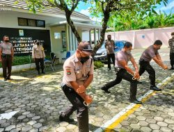 Tangkal Terorisme Polsek Pagutan Berikan Pembekalan Di Kantor PLN (Persero)