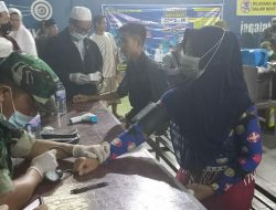 Malam Ramadhan , Anggota Koramil 06 Jonggat Buka Grai Vaksin Gratis Untuk Masyarakat