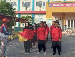 Bangun Sinergitas SMAN 1 Praya Barat Gelar Jalan Sehat dan Bakti Sosial