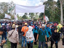 Bule asal Jerman dan Denmark Jajaki Empat Air Terjun di Acara PWLA PMI Cabang Loteng