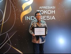 Bupati Lombok Tengah Menerima Penghargaan Tokoh Indonesia Oleh Media Tempo