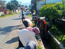 Peduli Lingkungan, Babinsa Bersama Mahasiswa Bersihkan Tempat Pembuangan Sampah