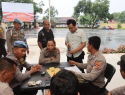 Cegah Penyalahgunaan Saat Bertugas, Si Propam Polres Loteng Lakukan Pemeriksaan Senpi