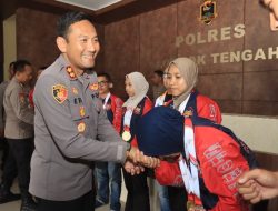 Kapolres Loteng Apresiasi Atlet Binaan Raih Medali Emas di PON Beladiri Kudus 2025