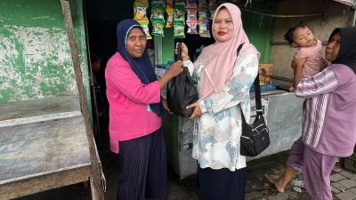 Peduli Warga Kurang Mampu, Persit KCK Cabang XXX Kodim 1620/Loteng Berikan Santunan